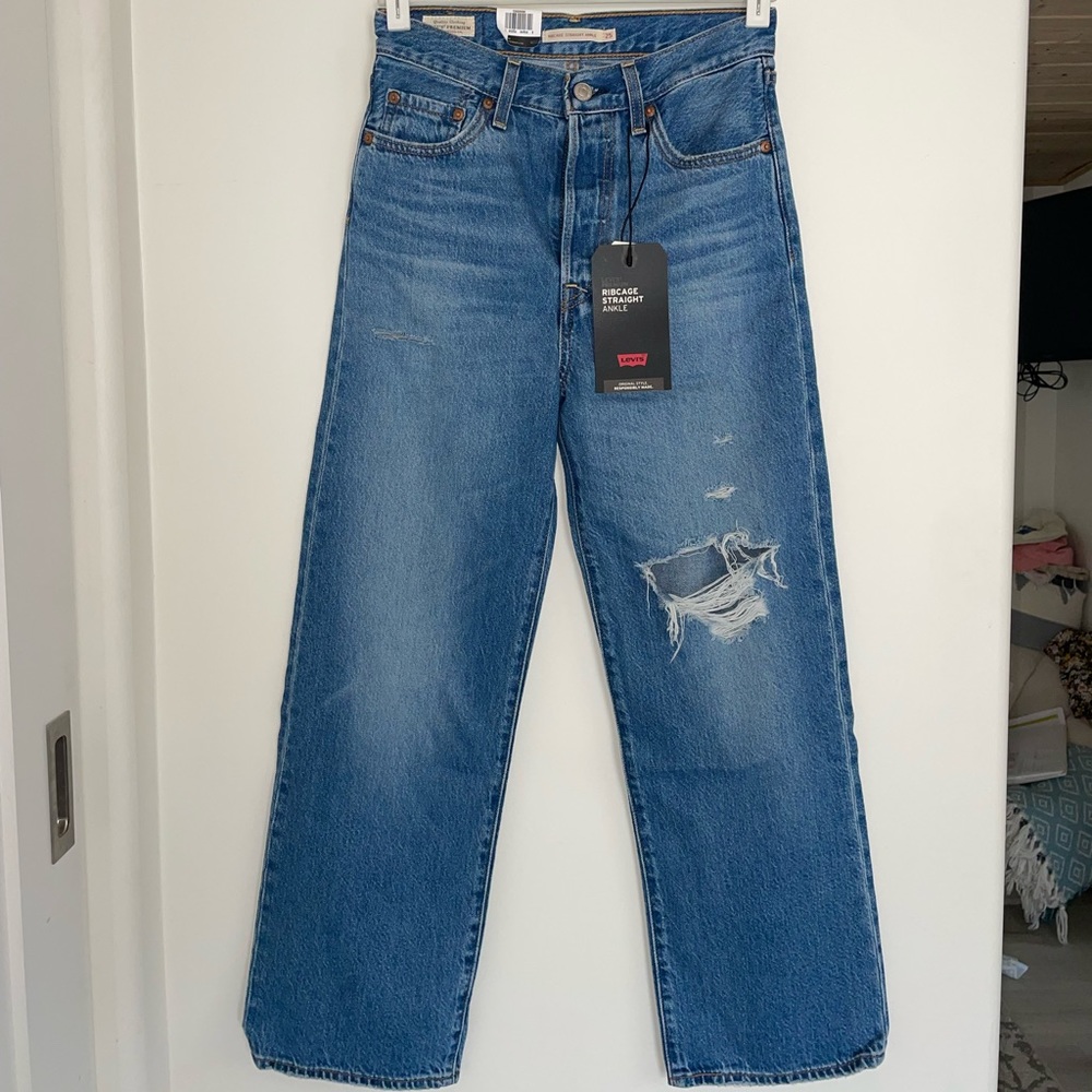 Levi’s Ribcage Ankle Straight Jeans